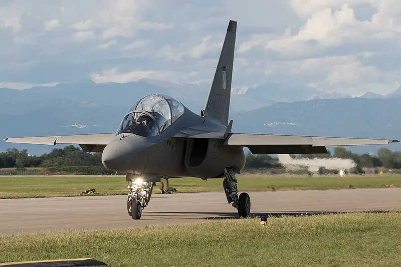 Aermacchi M-346 Master, example photo from Wikimedia Commons
