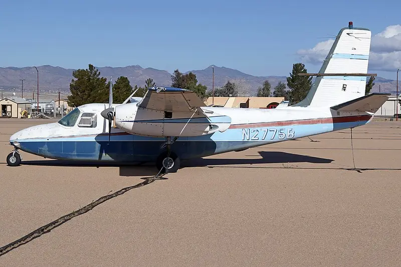 Aero (1) Commander 560, example photo from Wikimedia Commons