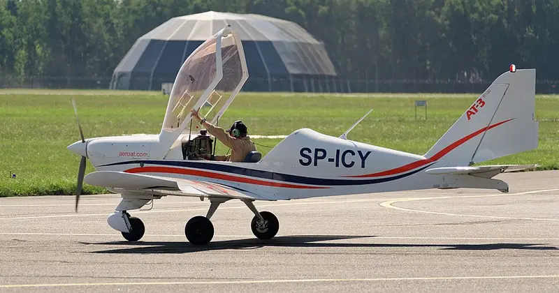 Aero (3) AT-3, example photo from Wikimedia Commons