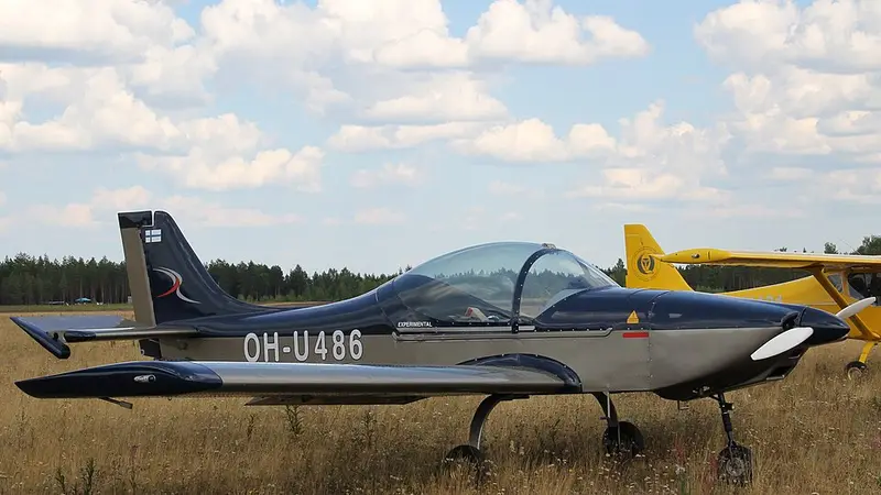 Aerostyle Breezer, example photo from Wikimedia Commons