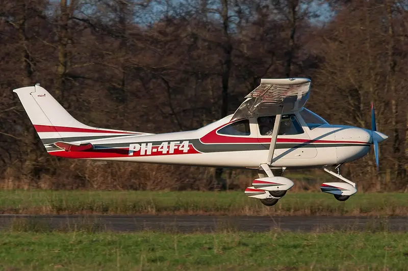 Airlony Skylane, example photo from Wikimedia Commons
