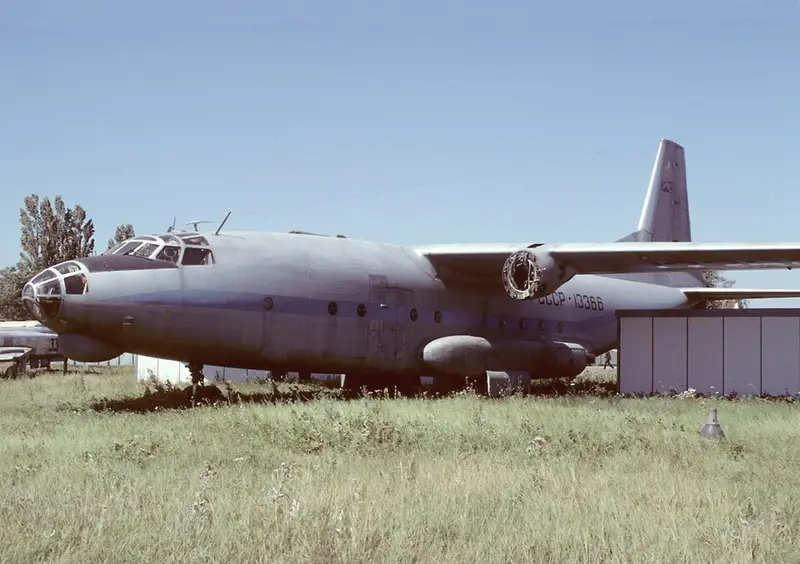 Antonov An-8, example photo from Wikimedia Commons