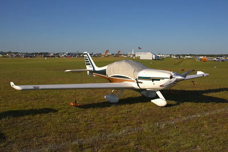 Arion LS-1 Lightning, example photo from Wikimedia Commons