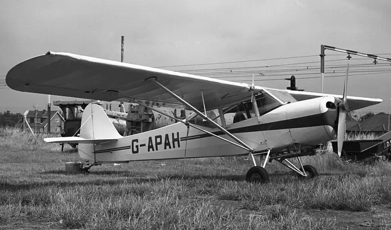 Auster Auster 5, example photo from Wikimedia Commons