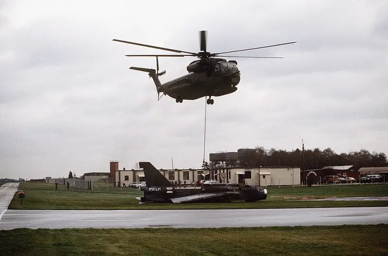 Bac Lightning, example photo from Wikimedia Commons