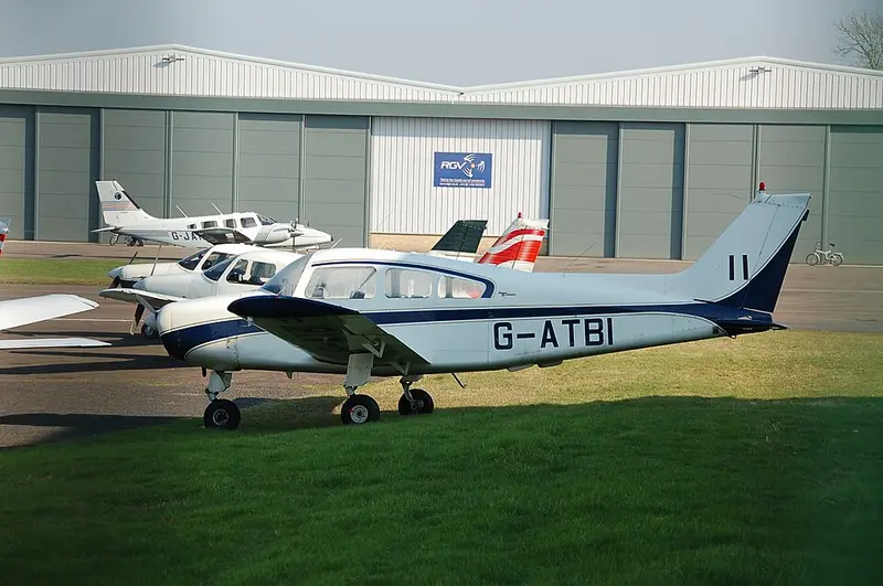 Beech 23 Musketeer, Beispielfoto von Wikimedia Commons