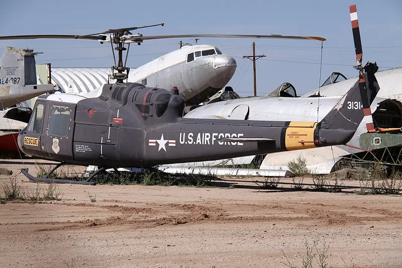 Bell 204, example photo from Wikimedia Commons