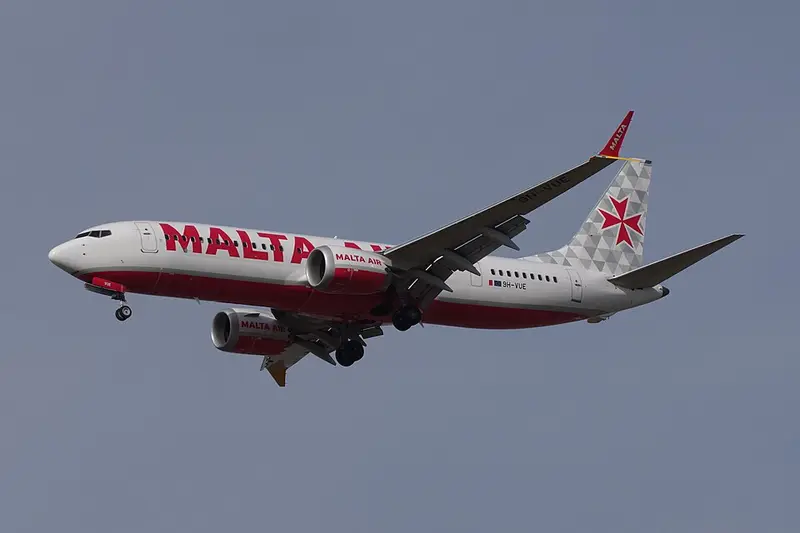 Boeing 737 MAX 8