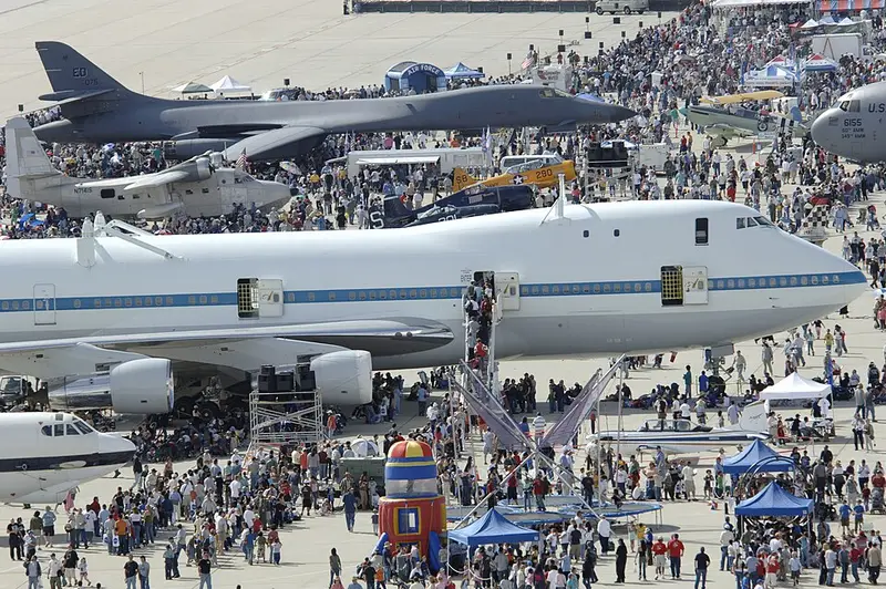 Boeing 747-100, example photo from Wikimedia Commons