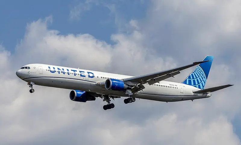 Boeing 767-400, example photo from Wikimedia Commons