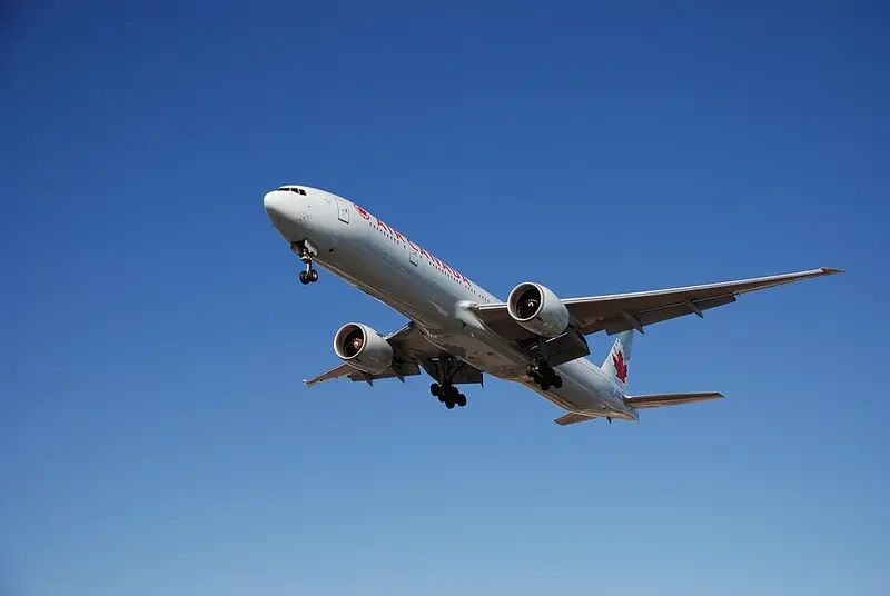Boeing 777-300, example photo from Wikimedia Commons