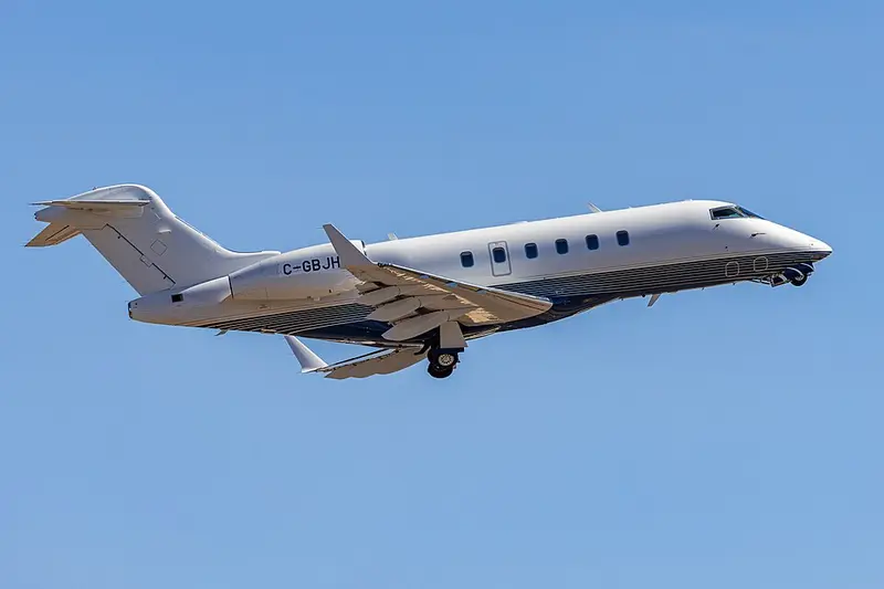 Bombardier BD-100 Challenger 350, example photo from Wikimedia Commons