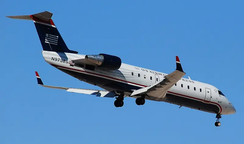 Canadair CL-600 Regional Jet CRJ-200, example photo from Wikimedia Commons