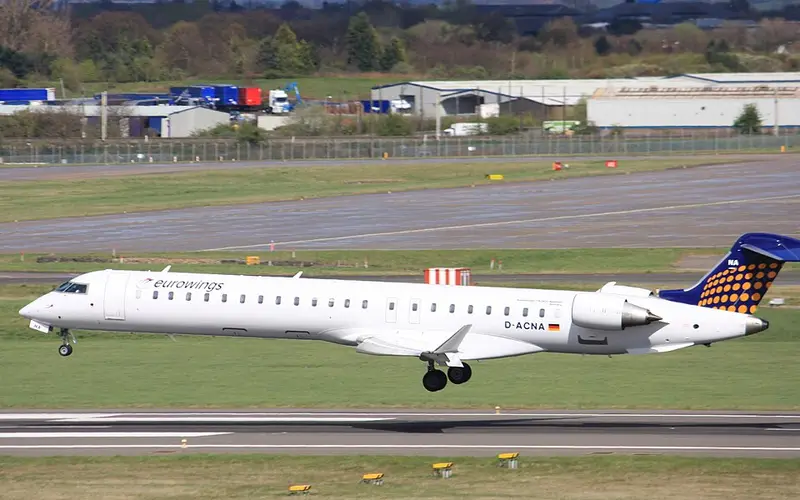 Canadair CL-600 Regional Jet CRJ-900, example photo from Wikimedia Commons