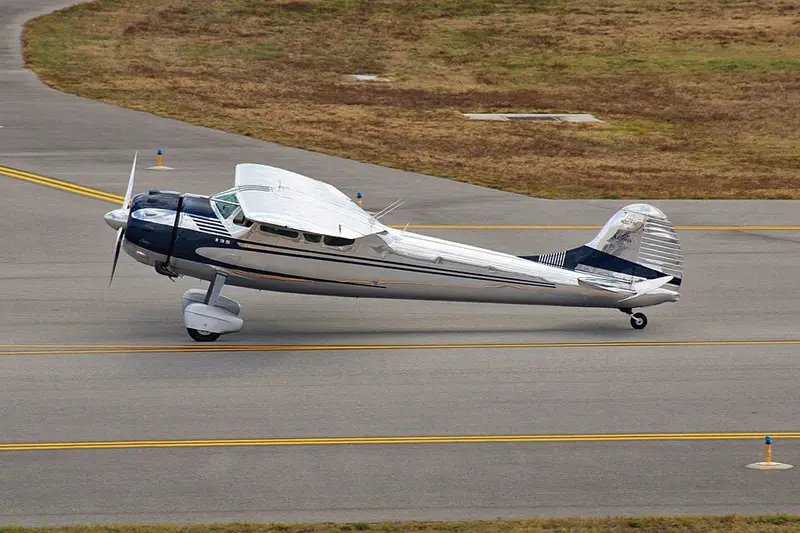 Cessna 190, example photo from Wikimedia Commons
