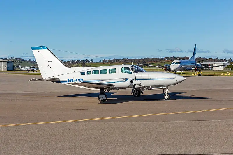 Cessna 402 Businessliner, example photo from Wikimedia Commons