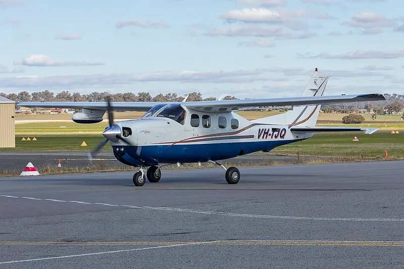 Cessna P210 Pressurized Centurion, example photo from Wikimedia Commons