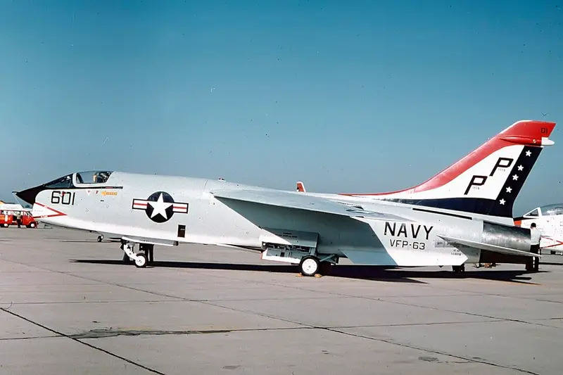 Chance Vought F8 Crusader, example photo from Wikimedia Commons