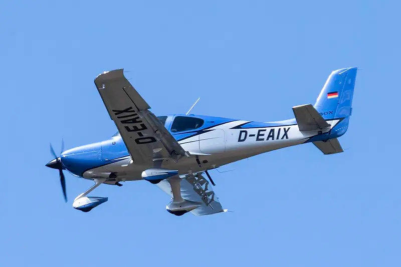 Cirrus SR-22, example photo from Wikimedia Commons