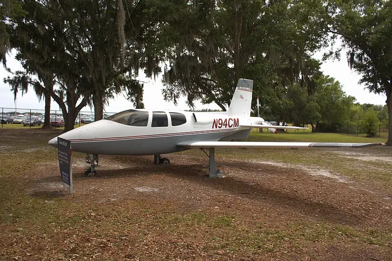 Cirrus VK-30 Cirrus (turbine), example photo from Wikimedia Commons