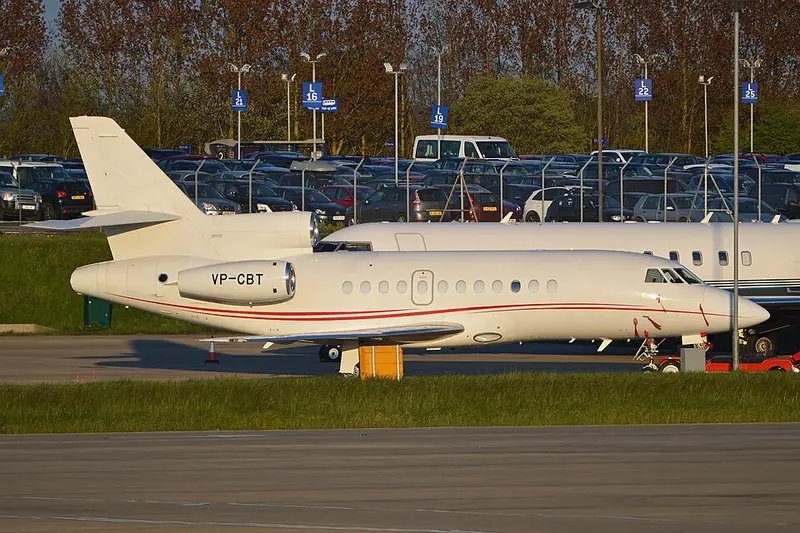Dassault Falcon 900, example photo from Wikimedia Commons