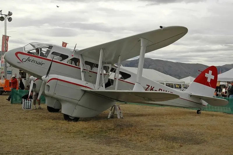 De Havilland DH-89 Dragon Rapide, example photo from Wikimedia Commons