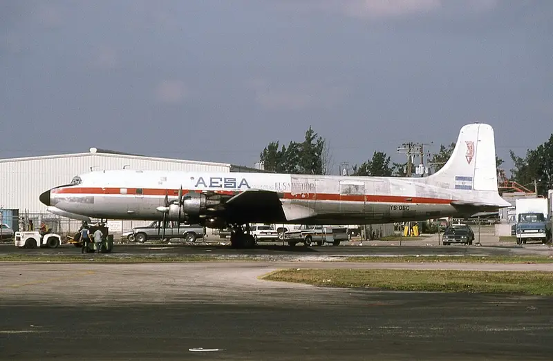Douglas DC-7, Beispielfoto von Wikimedia Commons
