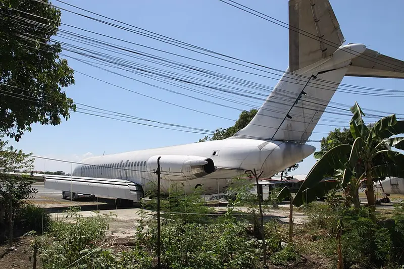 Douglas DC-9-30, example photo from Wikimedia Commons