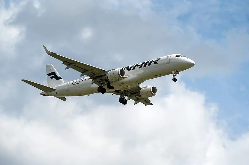 Embraer 190, example photo from Wikimedia Commons