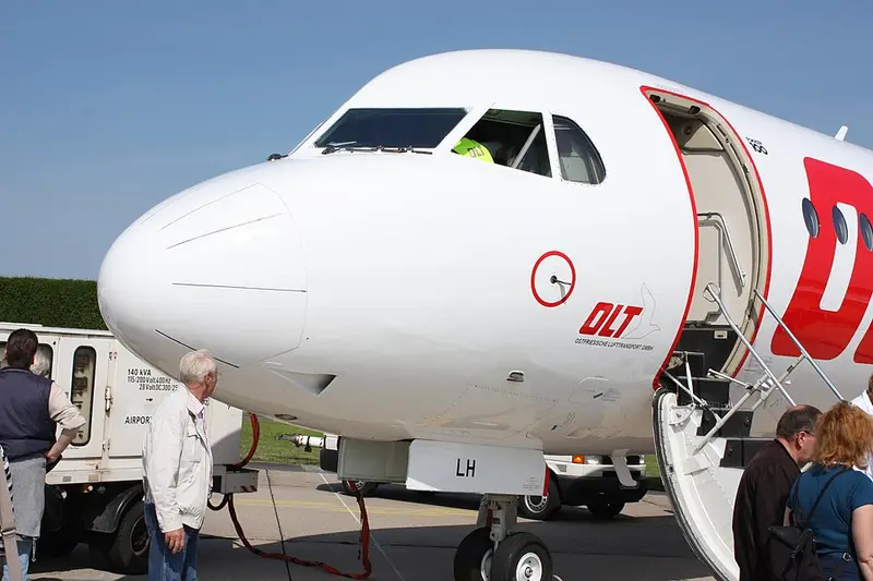 Fokker 100, example photo from Wikimedia Commons