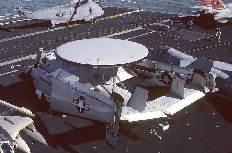 Grumman TE-2 Hawkeye, Beispielfoto von Wikimedia Commons