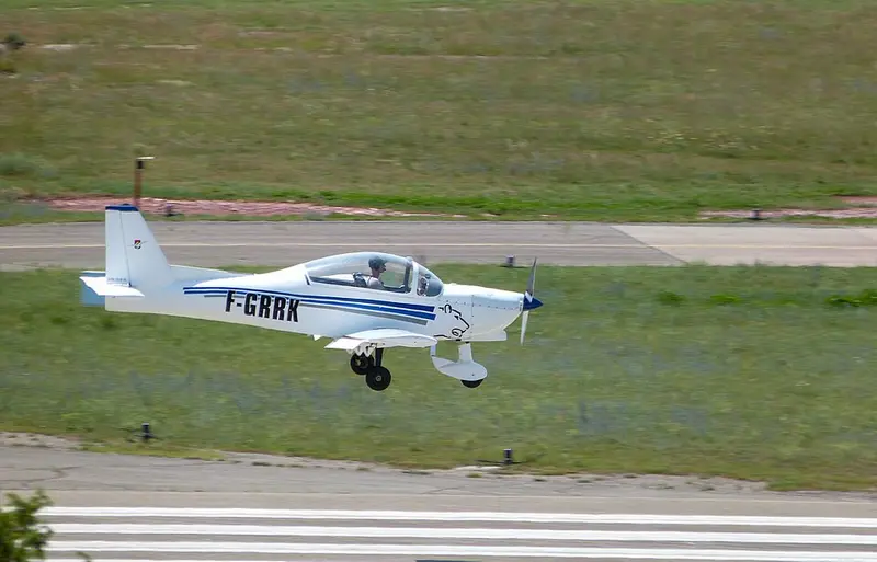 Issoire APM-20 Lionceau, example photo from Wikimedia Commons