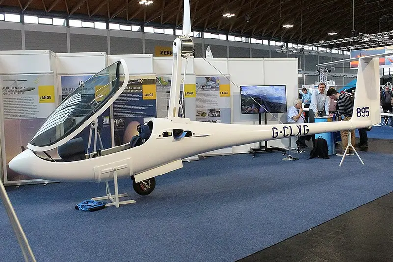 Lange E-1 Antares 20E, example photo from Wikimedia Commons