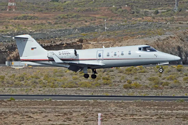 Learjet 55, example photo from Wikimedia Commons