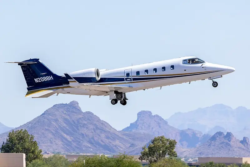 Learjet 60, example photo from Wikimedia Commons
