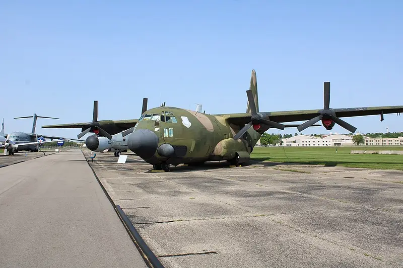 Lockheed 182 Hercules, example photo from Wikimedia Commons