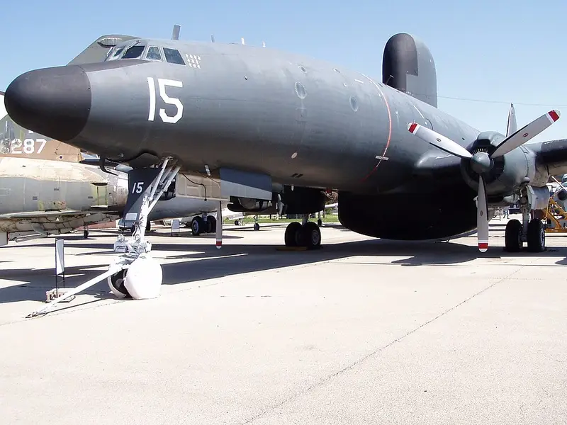 Lockheed WV Warning Star, example photo from Wikimedia Commons