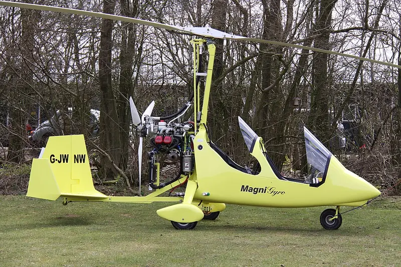 Magni M-16 Tandem Trainer, Beispielfoto von Wikimedia Commons