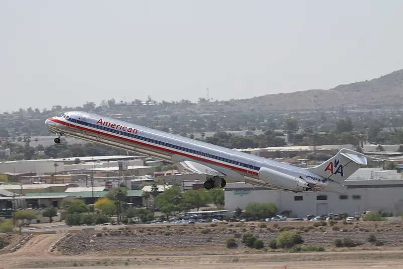 Mcdonnell Douglas MD-83, example photo from Wikimedia Commons