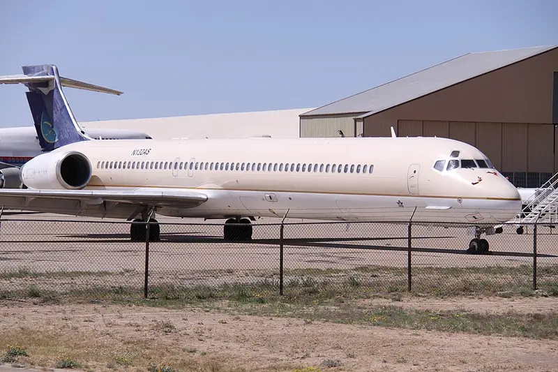 Mcdonnell Douglas MD-90, example photo from Wikimedia Commons