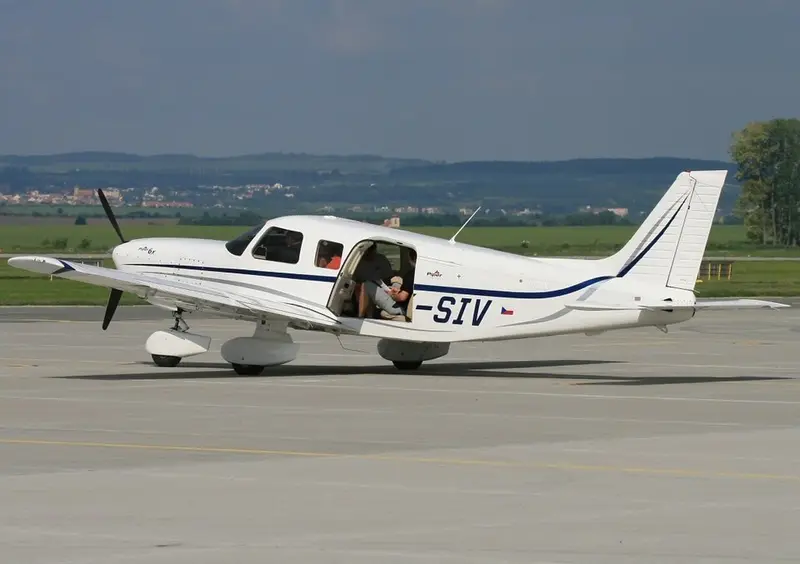Piper PA-32 6X, example photo from Wikimedia Commons