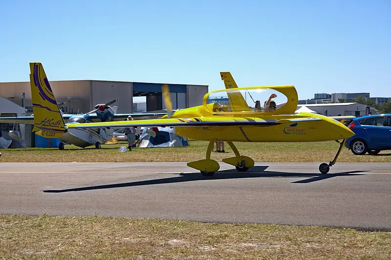 Rutan 61 Long-EZ, example photo from Wikimedia Commons