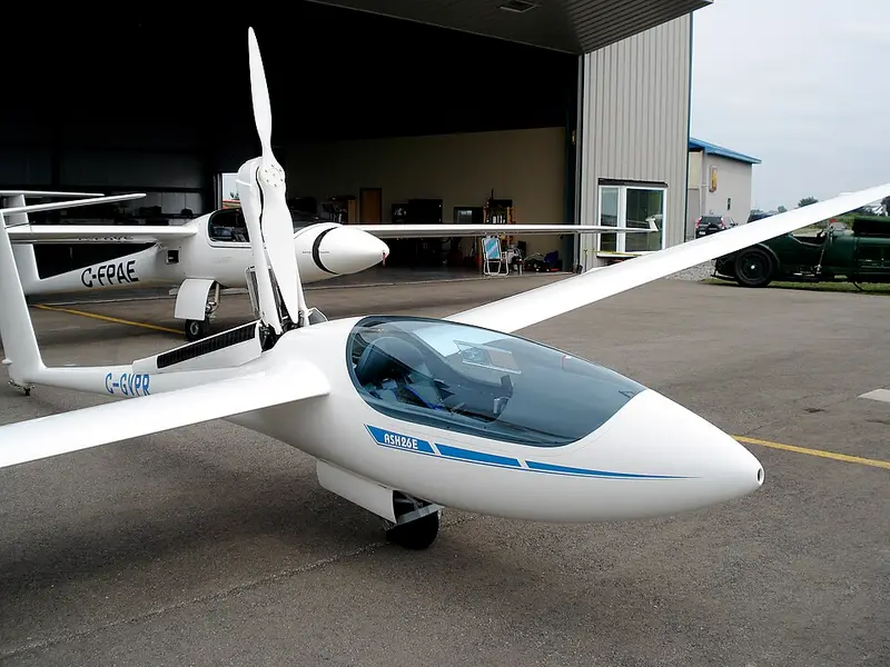 Schleicher ASH-26E, example photo from Wikimedia Commons